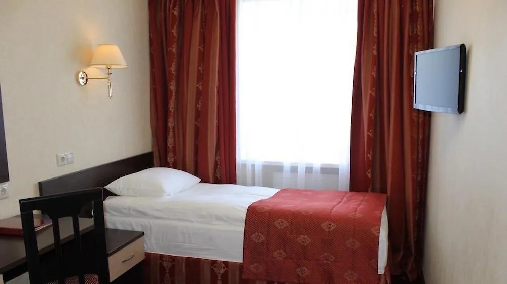 Konukevi Karawansaraj8,2-6S Otel Poznan Polonya